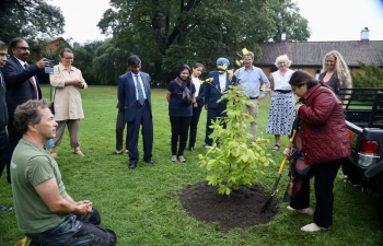 During visit to the Botanical Garden, Oslo, H.E. Smt. Meenakashi Lekhi, Minister of State for External Affairs planted a tree in the main entrance area.