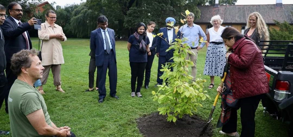  During visit to the Botanical Garden, Oslo, H.E. Smt. Meenakashi Lekhi, Minister of State for External Affairs planted a tree in the main entrance area