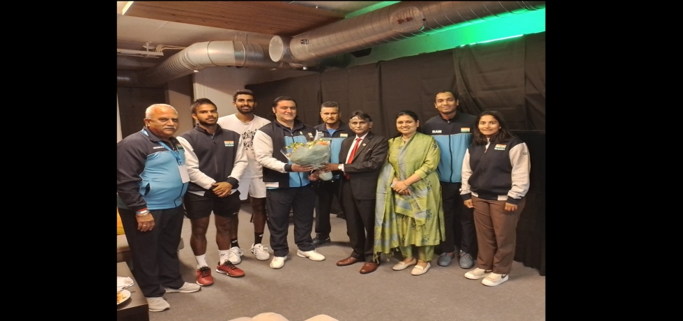 H.E. Dr. B.Bala Bhaskar, Ambassador of India to Norway and Mrs. Bhaskar greeted Indian tennis team before the India vs Norway Davis Cup Tie